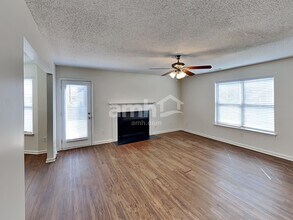 3013 Summer Breeze Dr in Villa Rica, GA - Foto de edificio - Building Photo