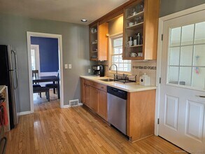 856 Shagbark Dr in Orange, CT - Building Photo - Building Photo