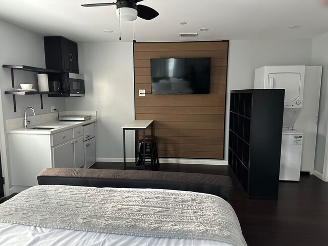 2586 Lime Ave, Unit 2586 in Long Beach, CA - Building Photo - Building Photo
