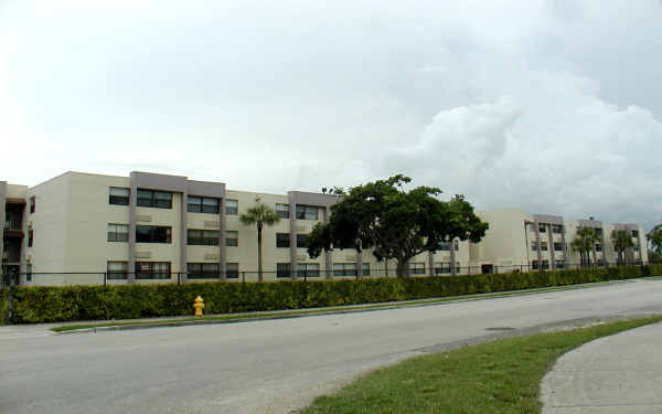 Cutler Glen and Cutler Meadows in Miami, FL - Building Photo - Building Photo