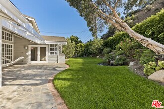 1277 N Norman Pl in Los Angeles, CA - Building Photo - Building Photo