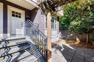 529 11th Ave E in Seattle, WA - Building Photo - Building Photo