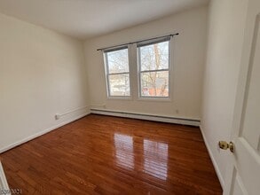 403 S Clinton St in East Orange, NJ - Building Photo - Building Photo