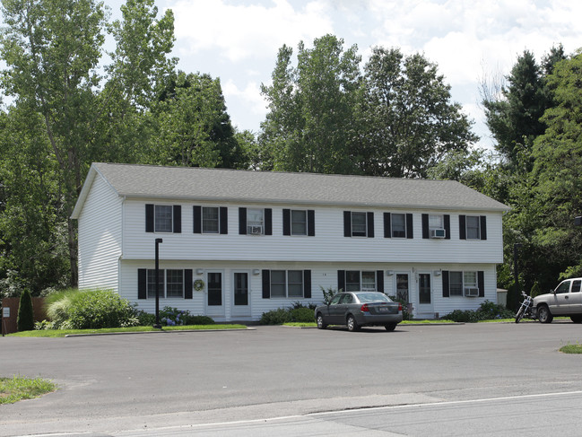 18 Luzerne Rd in Queensbury, NY - Building Photo - Building Photo