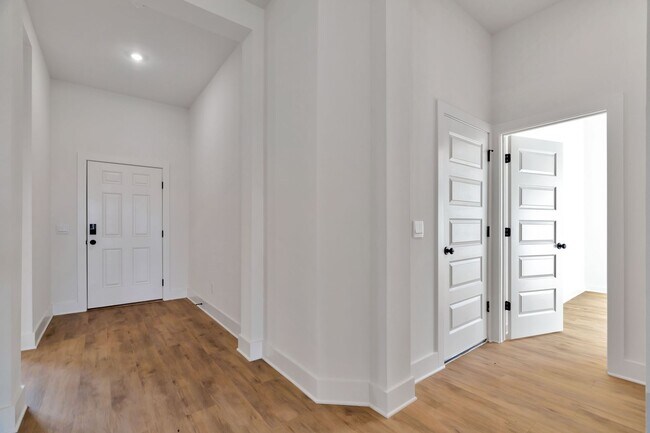 1010 Shine Pl in Bentonville, AR - Building Photo - Building Photo