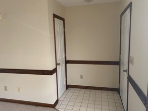 212 Melonie Dr in Elizabeth City, NC - Foto de edificio - Building Photo
