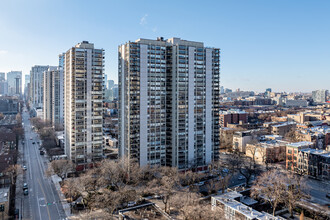 Cummings House in Chicago, IL - Foto de edificio - Building Photo