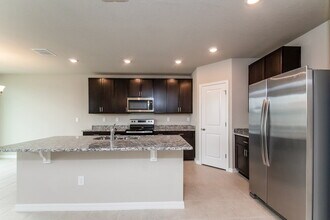 232 Lovely Ct in Plant City, FL - Building Photo - Building Photo