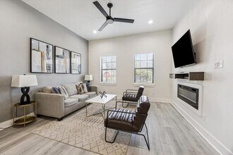 2302 Sumpter St in Houston, TX - Building Photo - Building Photo
