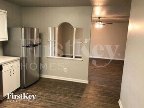 2918 Rayswood Dr in Carrollton, TX - Foto de edificio - Building Photo