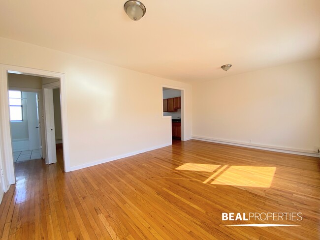 817 W Waveland Ave in Chicago, IL - Building Photo - Building Photo