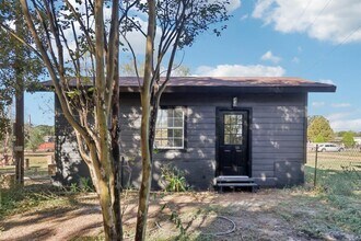 385 Alta Vista Dr in Bastrop, TX - Building Photo - Building Photo