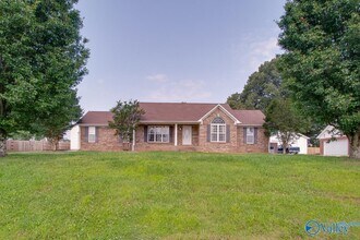 23983 May Ln in Athens, AL - Foto de edificio - Building Photo