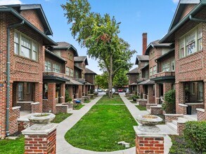 5703 E Washington St in Indianapolis, IN - Building Photo - Building Photo