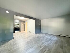 388 S Main St-Unit -5 in Seymour, CT - Building Photo - Building Photo