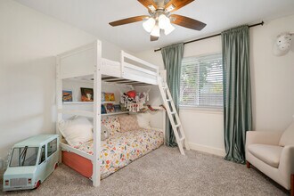 5602 Greenhill Forest Dr in Houston, TX - Building Photo - Building Photo