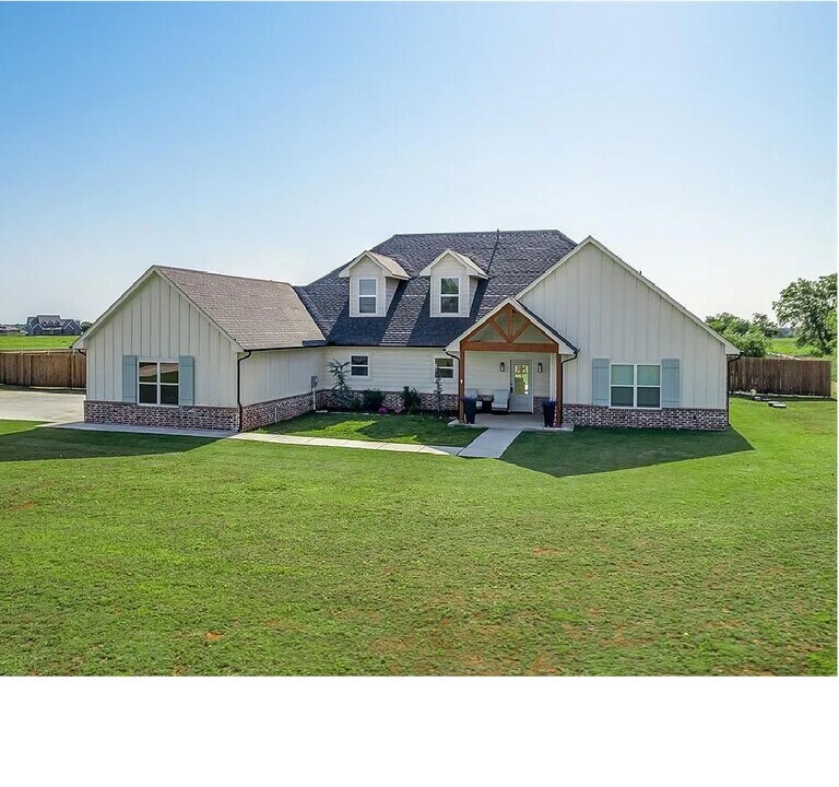 22830 N Rockwell Ave in Edmond, OK - Building Photo