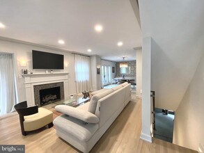 4612 Harling Ln in Bethesda, MD - Building Photo - Building Photo