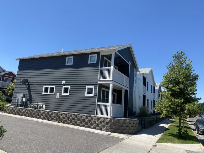 2286 Gallatin Green Blvd in Bozeman, MT - Building Photo - Building Photo