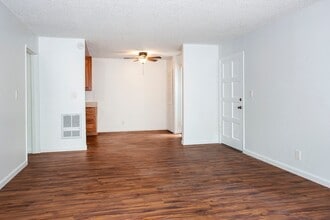 5514 Armitos Ave in Goleta, CA - Foto de edificio - Building Photo