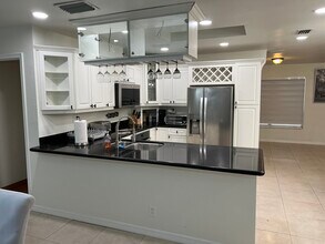 1010 Hollywood Blvd in Hollywood, FL - Building Photo - Building Photo