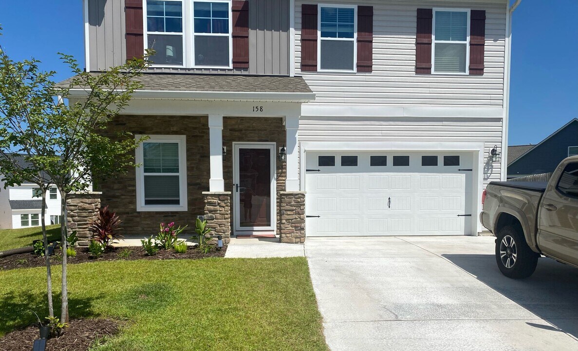 158 Calming Crk Wy in Elgin, SC - Building Photo