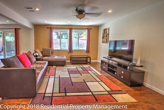 4574 Angeles Ave in Fremont, CA - Foto de edificio - Building Photo