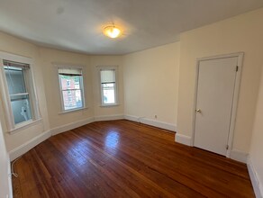 348 Faneuil St, Unit 3 in Boston, MA - Building Photo - Building Photo
