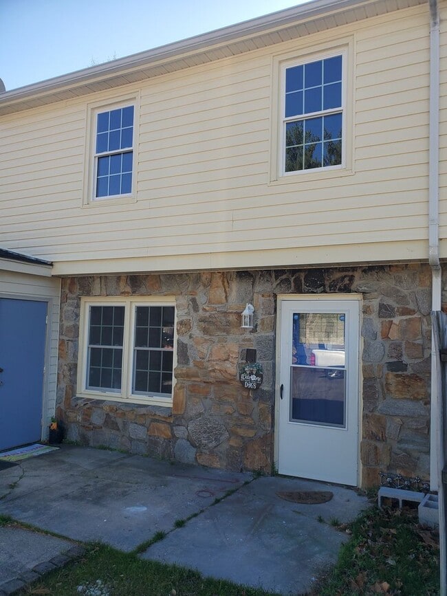 360 Seminole Trail in Danville, VA - Building Photo - Building Photo