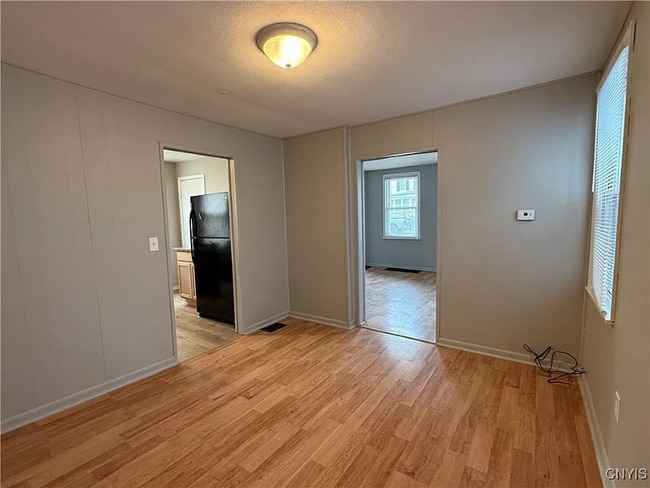261 W 5th St in Oswego, NY - Building Photo - Building Photo