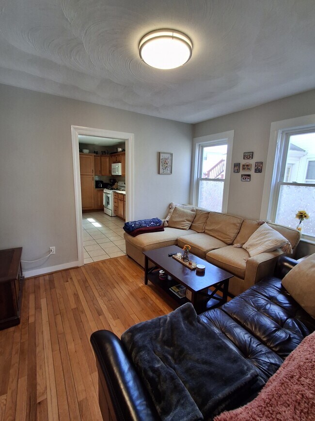 24 French St in Watertown, MA - Foto de edificio - Building Photo