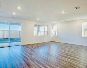 5401 Spg Mountain Ln in Antioch, CA - Building Photo - Building Photo