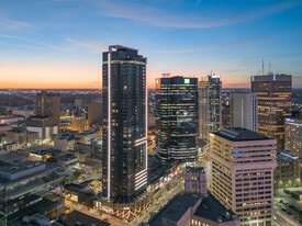 300 Main in Winnipeg, MB - Building Photo