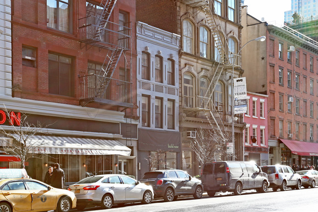 141 W Broadway in New York, NY - Foto de edificio - Building Photo