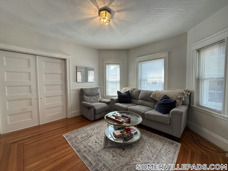 10 Dickson St, Unit 1 in Somerville, MA - Building Photo