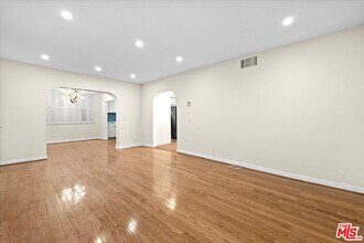 8455 Fountain Ave in West Hollywood, CA - Building Photo - Building Photo