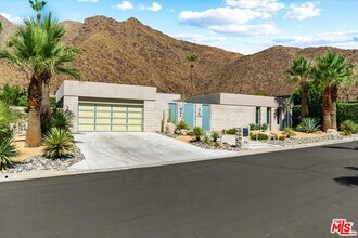 1175 Los Robles Dr in Palm Springs, CA - Building Photo - Building Photo