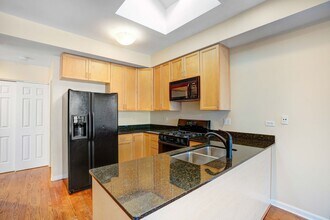 2351 W Harrison St in Chicago, IL - Building Photo - Building Photo