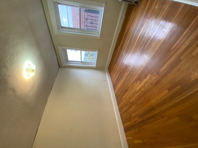 1800 Commonwealth Ave, Unit 33 in Boston, MA - Building Photo - Building Photo