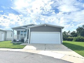40940 Roselle Lp in Zephyrhills, FL - Building Photo