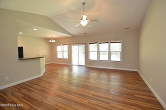 222 Lakeside Dr in Sneads Ferry, NC - Building Photo - Building Photo