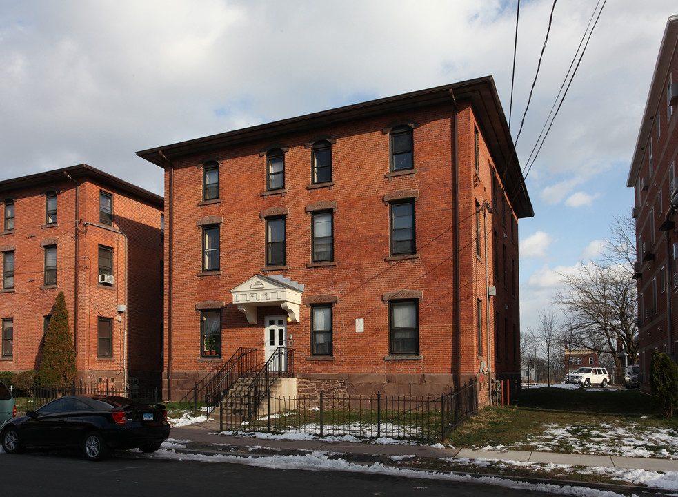 140-142 Wooster St in Hartford, CT - Building Photo