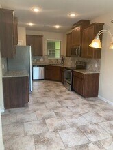 3411 Country Club Blvd in Montgomery, TX - Foto de edificio - Building Photo