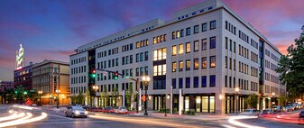 38 Davis in Portland, OR - Building Photo