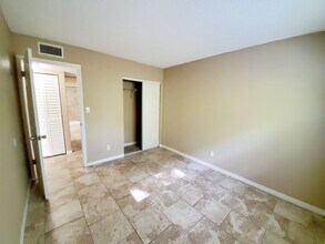 4115 32nd St N-Unit -B in St. Petersburg, FL - Building Photo - Building Photo