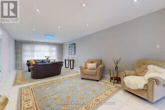 160 Marwood Pl in Vaughan, ON - Building Photo - Building Photo