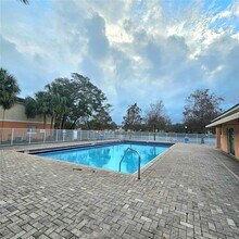 3680 N 56th Ave, Unit 812 in Hollywood, FL - Building Photo - Building Photo