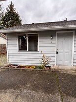 2119 N 20th Pl in Mount Vernon, WA - Building Photo
