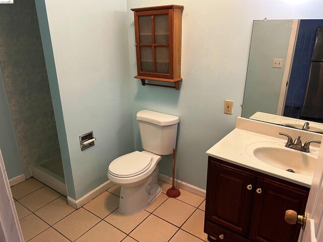 2869 38th Ave in Oakland, CA - Building Photo - Building Photo