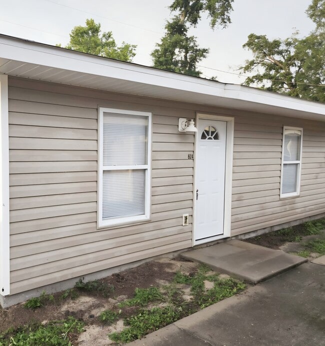 property at 624 College Ave